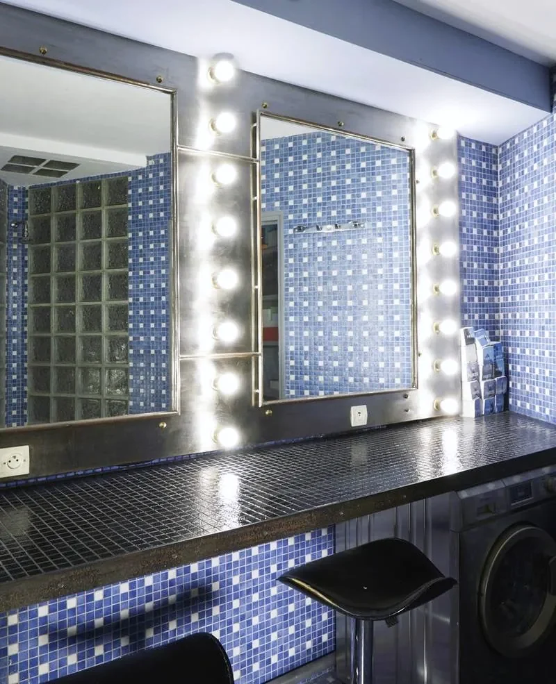 Cabine mannequin et loge maquillage du Studio 258 Paris
