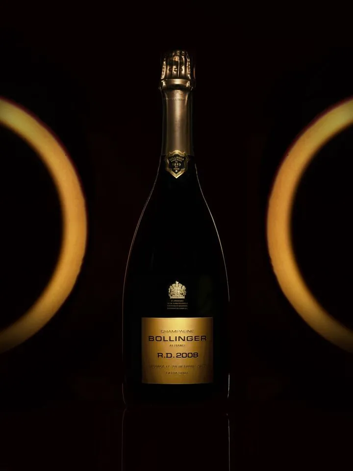 Nature morte champagne Bollinger en lumière dorée, Studio 258