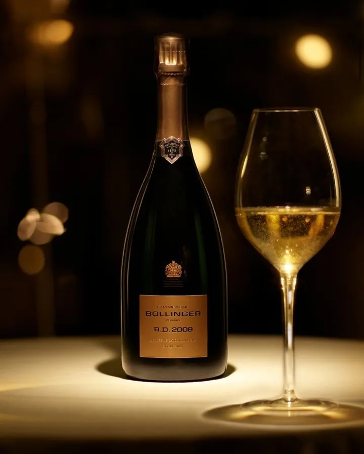 Champagne Bollinger et verre, shooting spiritueux à Paris