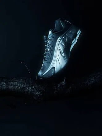 Shooting chaussure Nike en lumière sombre, Studio 258