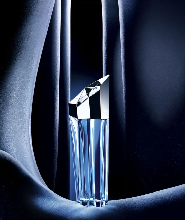 Packshot parfum Angel, shooting cosmétique au Studio 258 Paris
